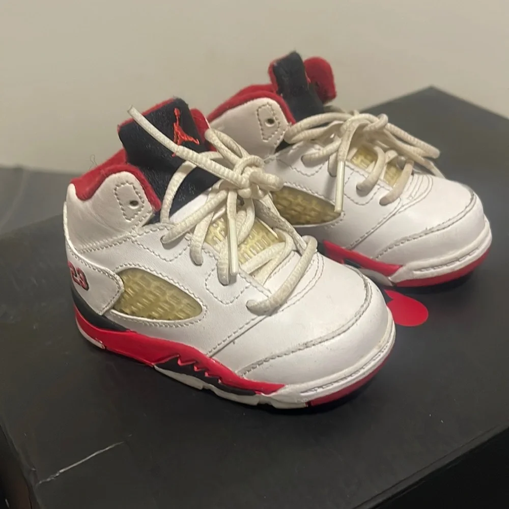 Retro 5 baby shoes size 4c - Picture 1 of 4